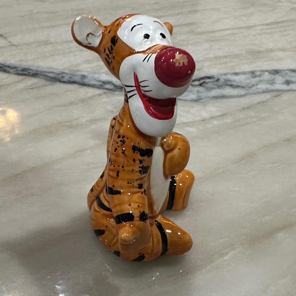 Tigger Winnie the Pooh 4" Vintage Disney Japan Figurine porcelain